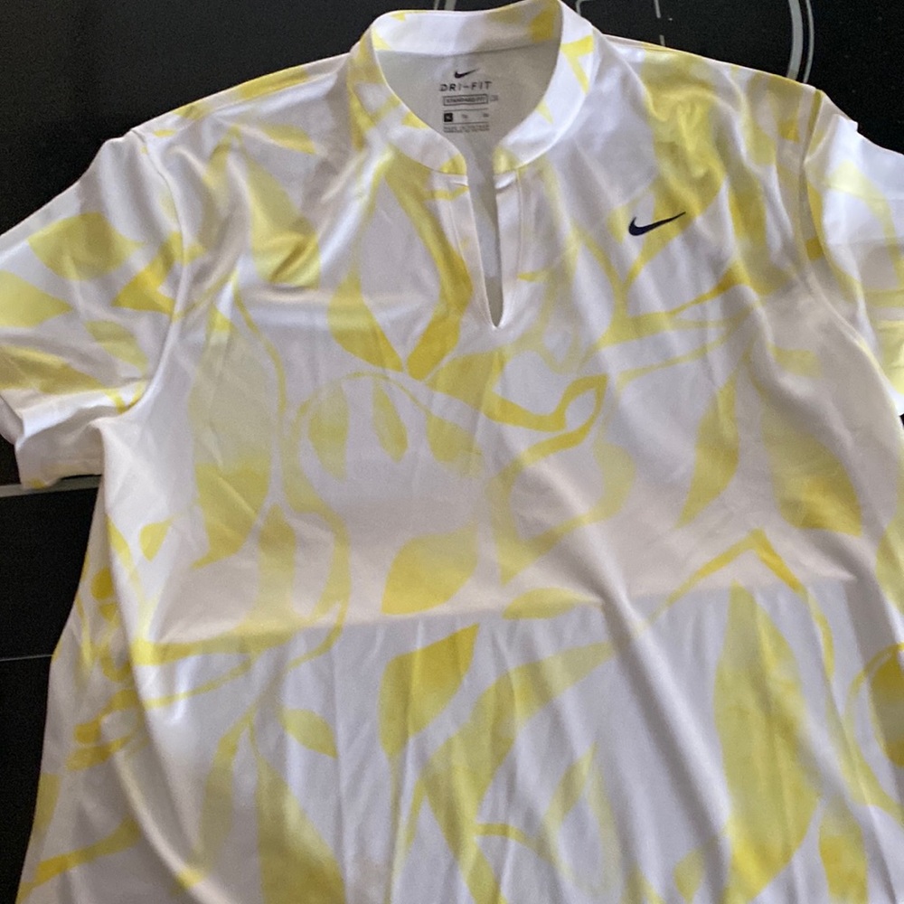 Nike Dri-Fit top. XL